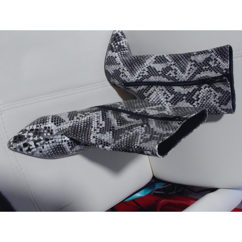 PrettyLittleThing Grey Snakeskin Print Block Heel Ankle Boots Pointed Toe Zip Up - Picture 3 of 6